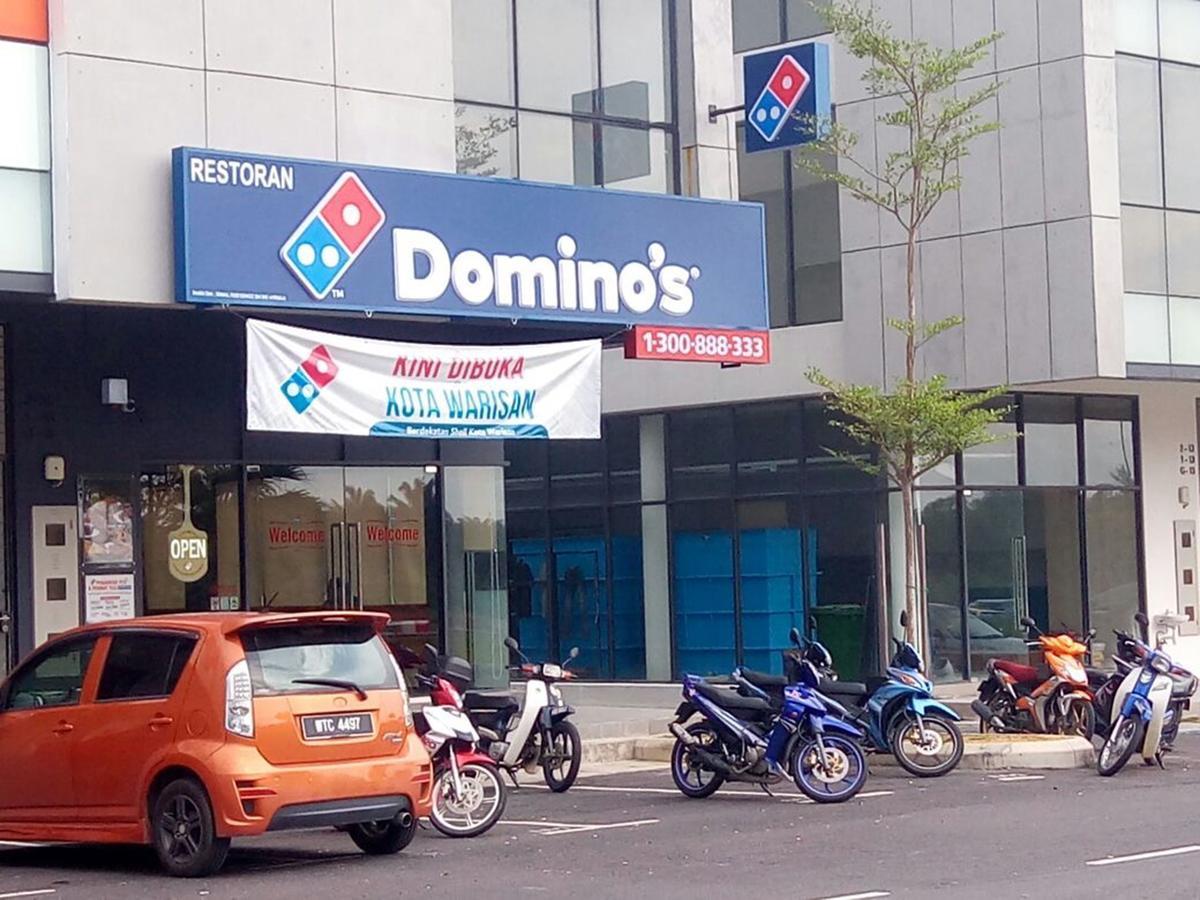 Hotel Zamburger Kota Warisan Sepang Exterior photo